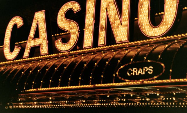 Menu navigasi gacor 88 di iOS menampilkan opsi slot, sportsbook, dan dealer langsung